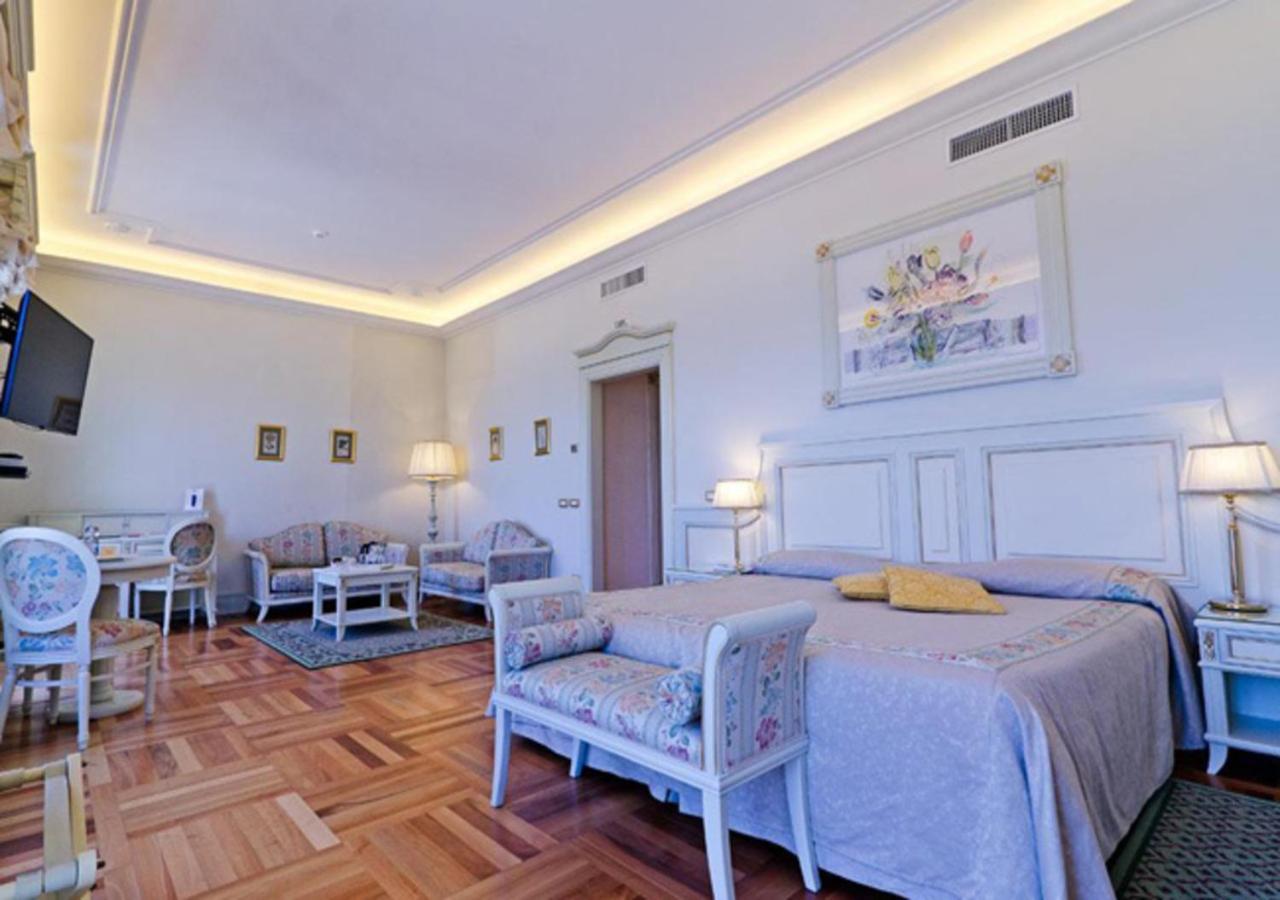Hotel De Paris San Remo Kültér fotó